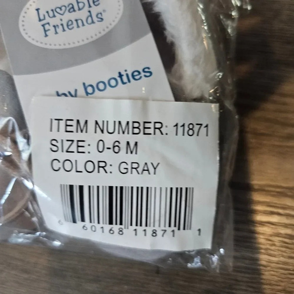 Luvable Friends Unisex Baby Booties grey color 0 to 6 months - Picture 2 of 4